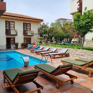 Sezgin Otel Kuşadası
