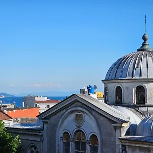 Grey House - Historical Peninsula Hotel